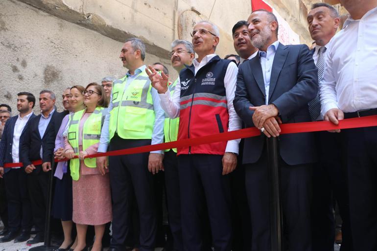 Bakan Uraloğlu: Gaziantep-Adana arası trenle yolculuk 1,5 saate düşecek