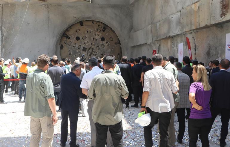 Bakan Uraloğlu: Gaziantep-Adana arası trenle yolculuk 1,5 saate düşecek