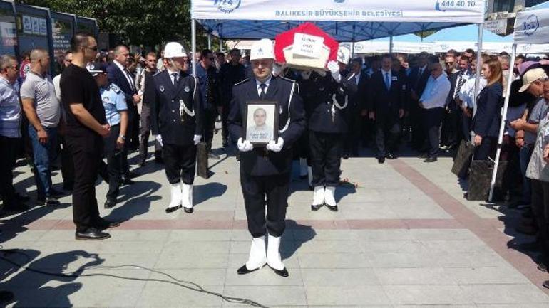 Pompa arızası için indikleri kuyuda zehirlenen işçiler, son yolculuğuna uğurlandı