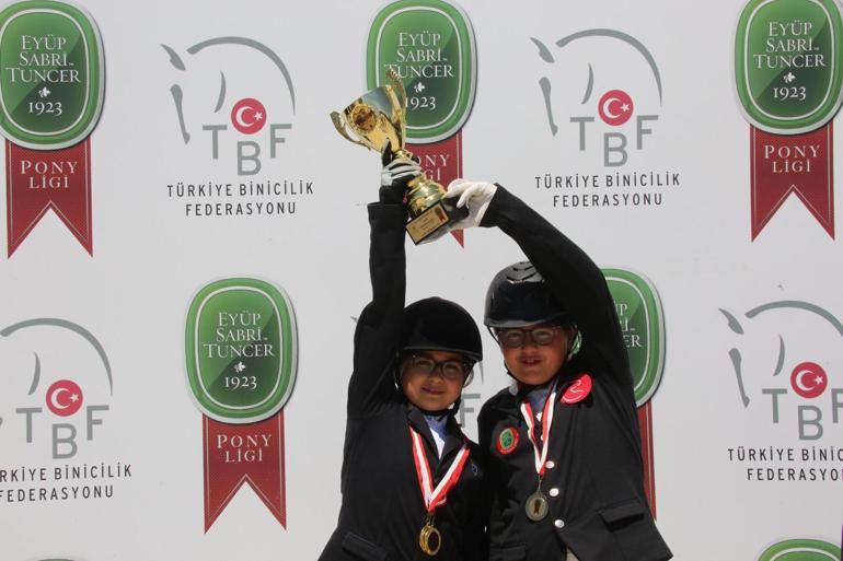 Binicilikte Pony Liginin finali koşuldu