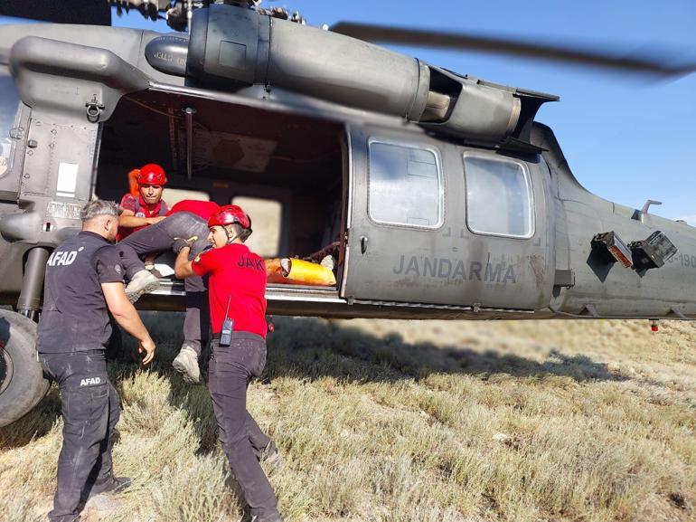 Erzincanda doğa yürüyüşünde yaralanan vatandaş helikopter ile kurtarıldı