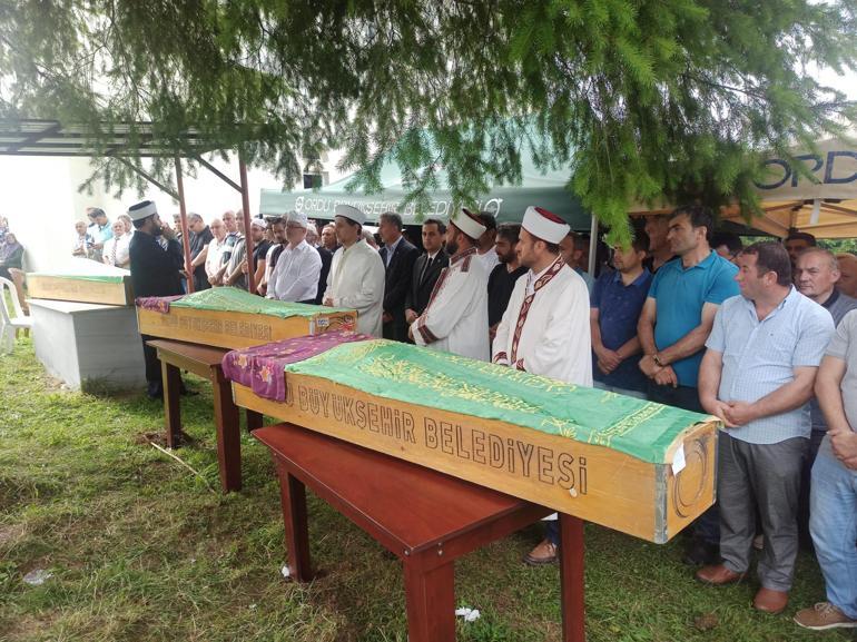 Evin bahçesine düşen otomobilde ölen 3 kişi, son yolculuklarına uğurlandı