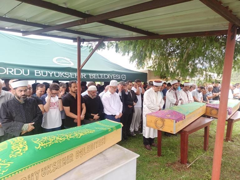 Evin bahçesine düşen otomobilde ölen 3 kişi, son yolculuklarına uğurlandı