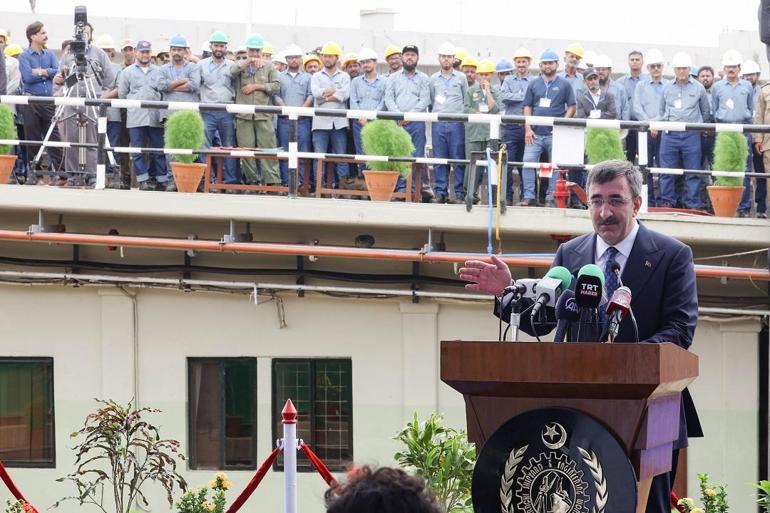 Pakistan MİLGEM Projesinin son gemisi PNS TARIQ suyla buluştu