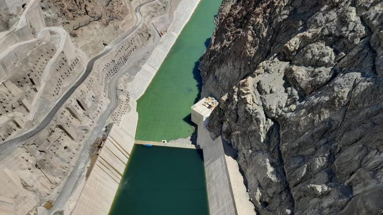 Bakan Bayraktar: Yusufeli Barajında hedef kota 4 metre daha yükseldiğinde üretim başlayacak