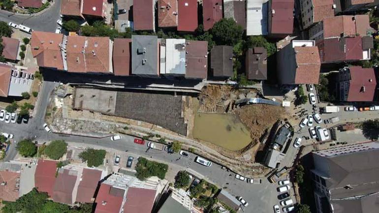 Sarıyerde yol çöktü