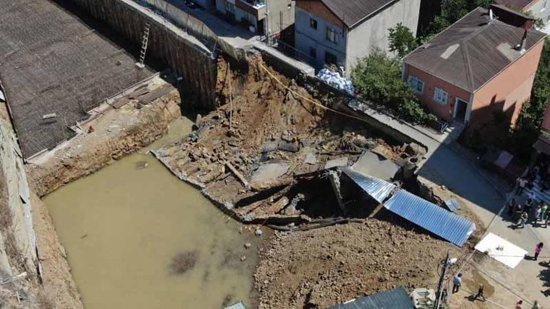 Sarıyerde yol çöktü