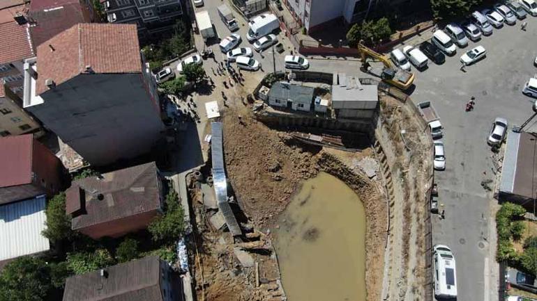 Sarıyerde yol çöktü