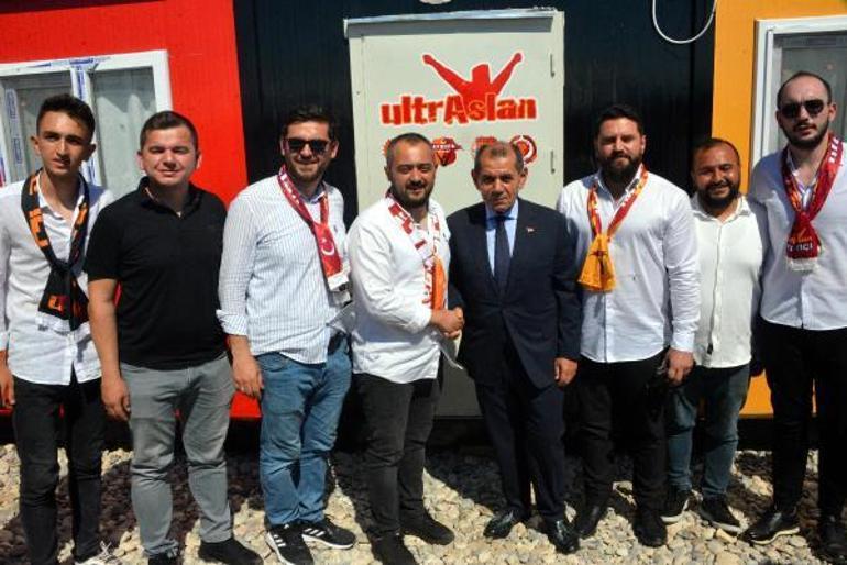 Galatasaray, 600 konteyneri depremzedelere teslim etti