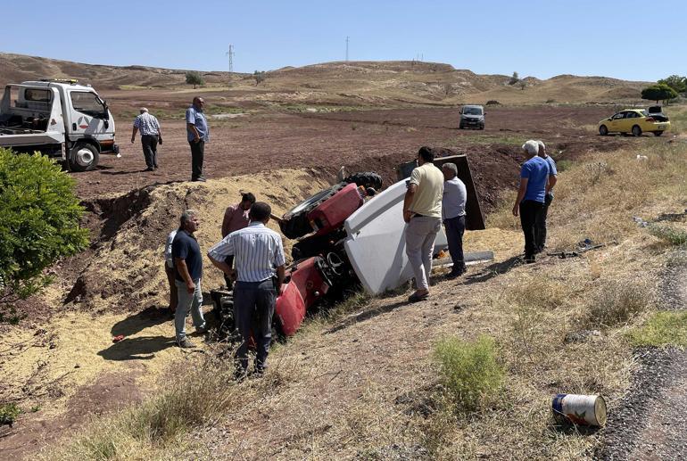 Hasat ettiği arpayı satışa götürürken kazada öldü