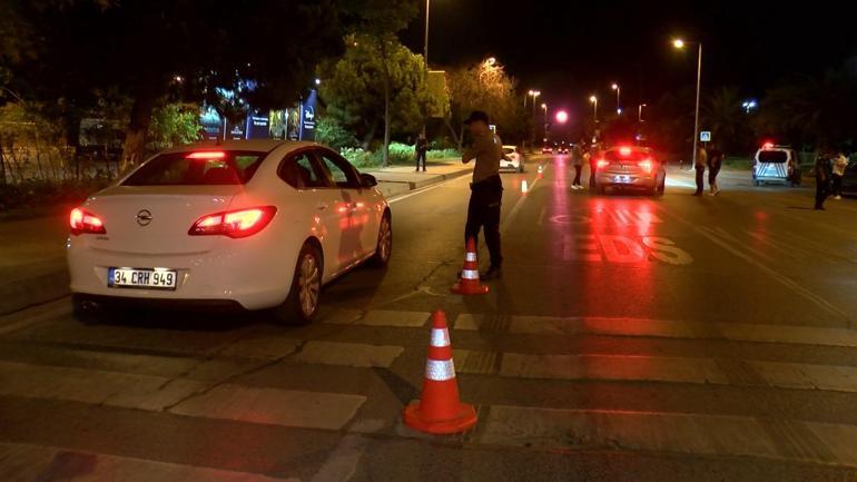 Kadıköyde denetime takılan alkollü sürücünün arkadaşları polise zor anlar yaşattı