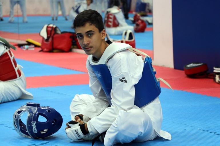 Tekvando antrenörlüğünü anne ve babası yaptı, Türkiye 3üncüsü oldu