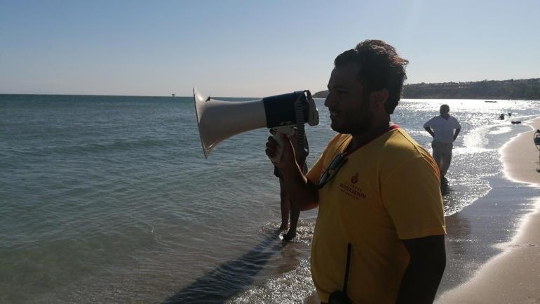 Silivride kötü hava şartlarından dolayı denize girmek yasaklandı