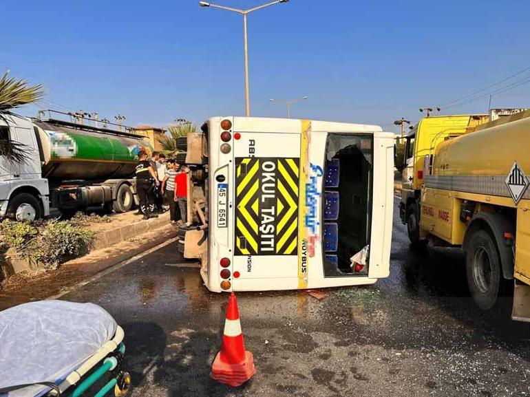 Manisada işçi servis midibüsü devrildi; 25 yaralı