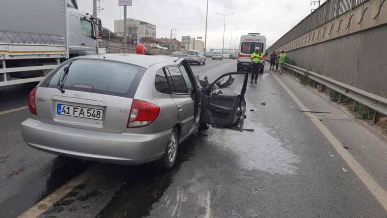 Otomobil, iş makinesine çarptı; sürücü ağır yaralı