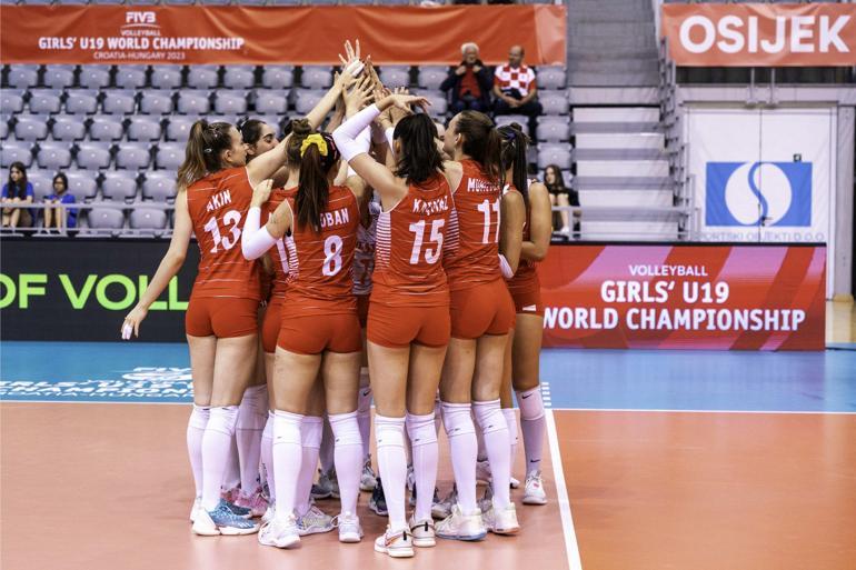 19 Yaş Altı Kız Voleybol Milli Takımı namağlup yarı finalde