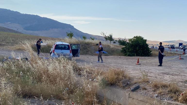 Otomobil takla attı: Sürücü ve annesi öldü, kızı yaralandı