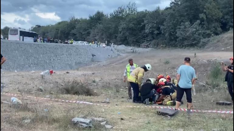 Eyüpsultanda otobüs devrildi çok sayıda yaralı var