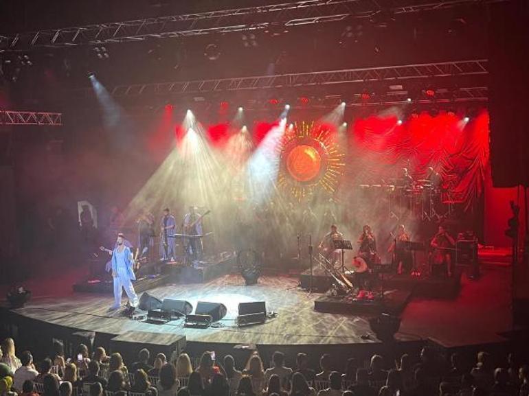 Tan Taşçı, kaza sonrası Antalyada konser verdi