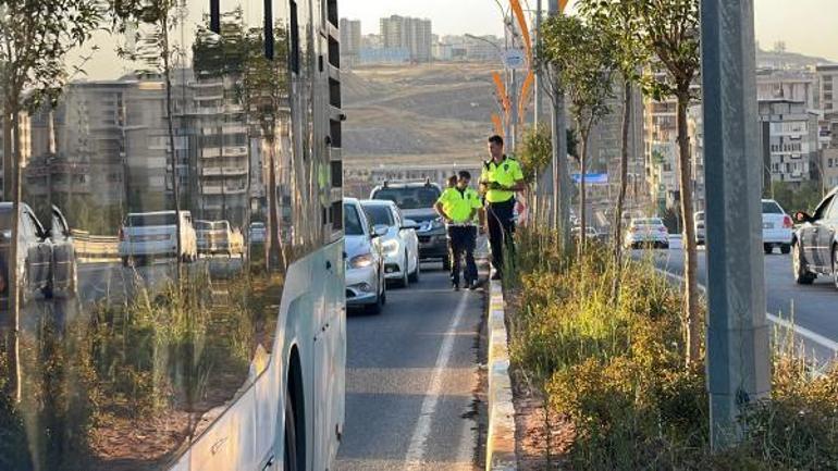 Şanlıurfa’da motosikletli yunus timi kamyona çarptı; 2 polis yaralı