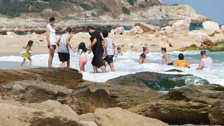 Arnavutköyde yasağa rağmen sahile akın ettiler