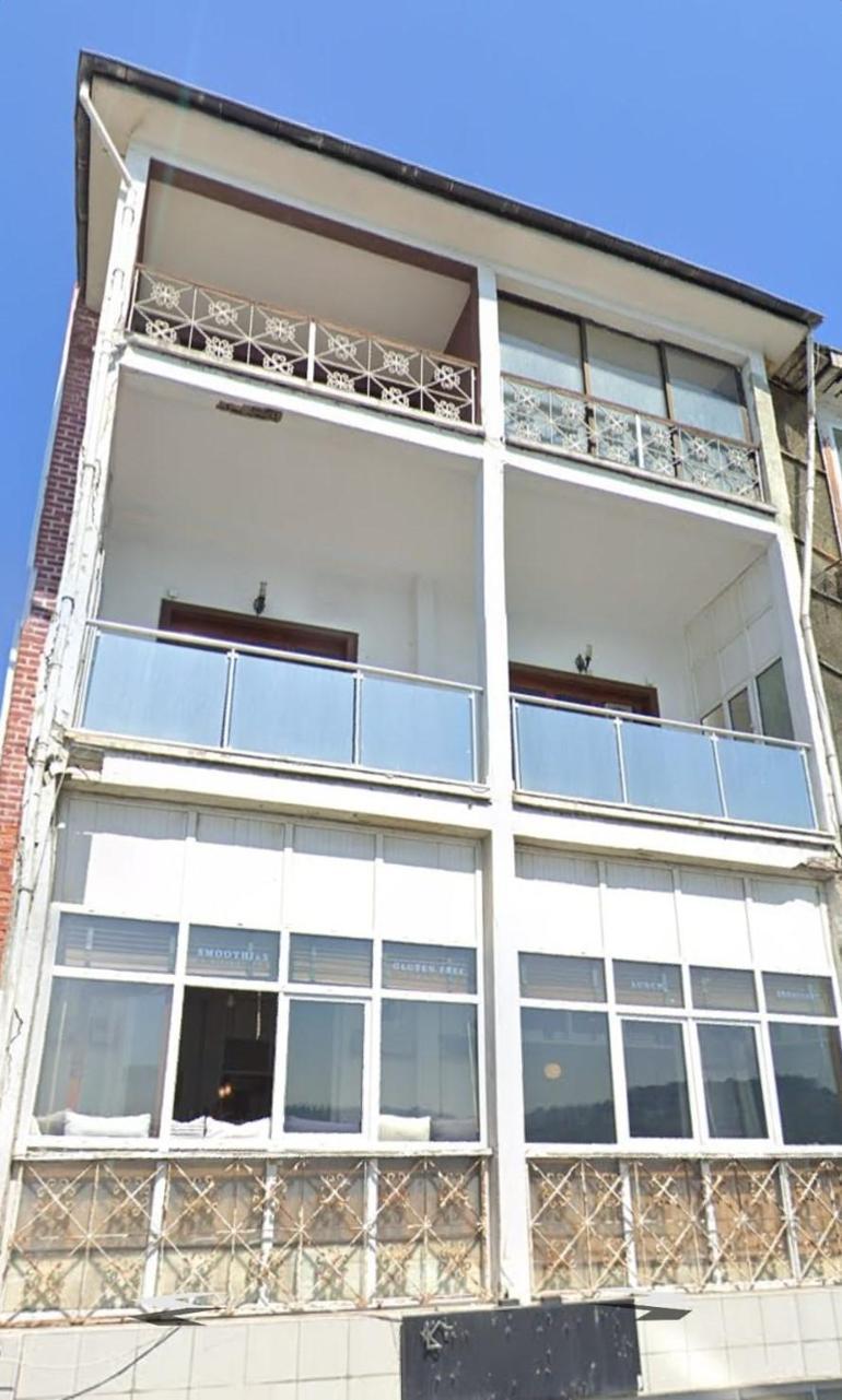 Kuruçeşmede restorasyon çalışmalarında 4 katlı bina çöktü: 1 ölü, 1 yaralı