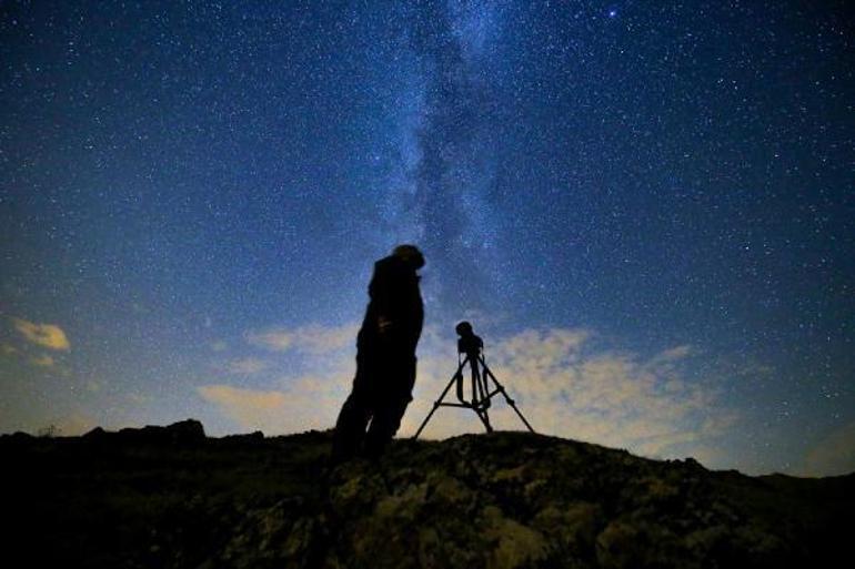 Vanda perseid meteor yağmurunu gözlemlediler