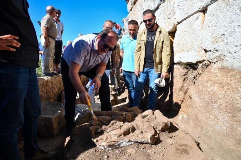 Olba Antik Kentinde 2nci yüzyıla ait heykel ve friz parçaları bulundu