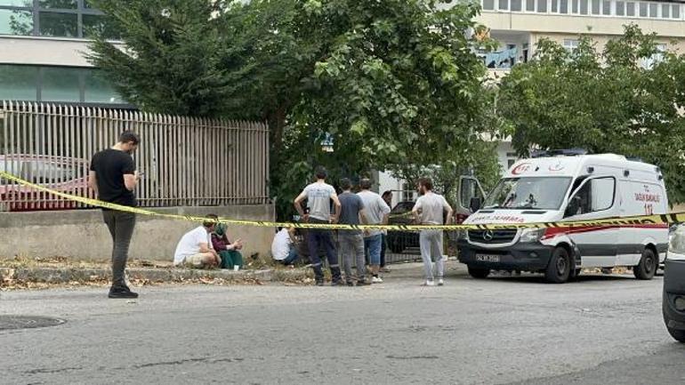 Ataşehirde cam blokların altında kalan işyeri sahibi hayatını kaybetti