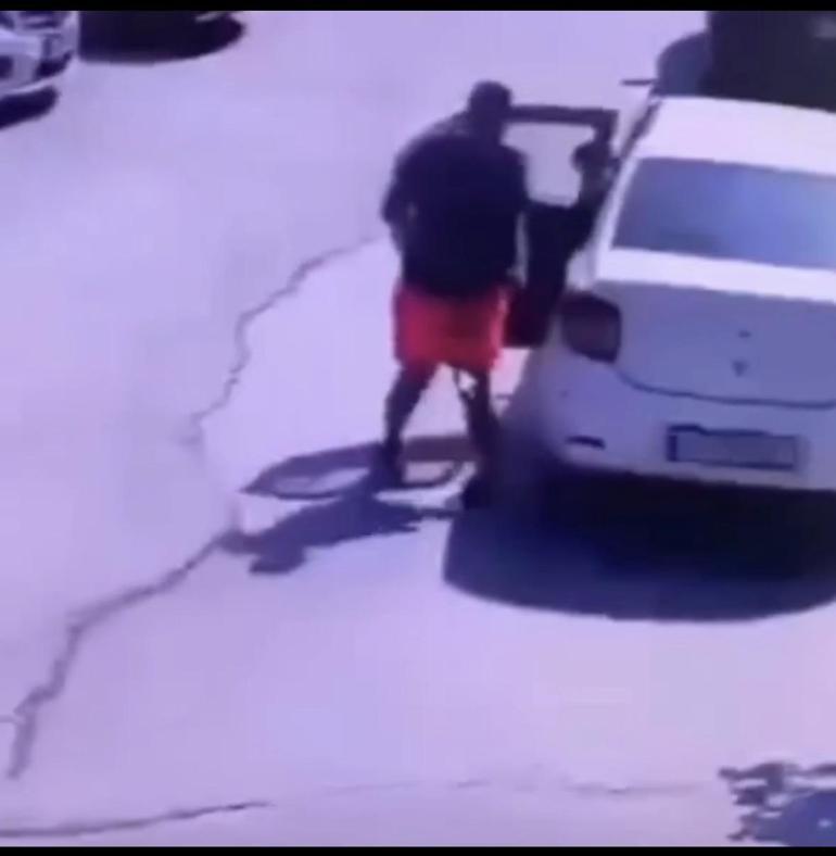 Çeşmede beach cluba alınmadığı için rastgele ateş açan iki şüpheli yakalandı