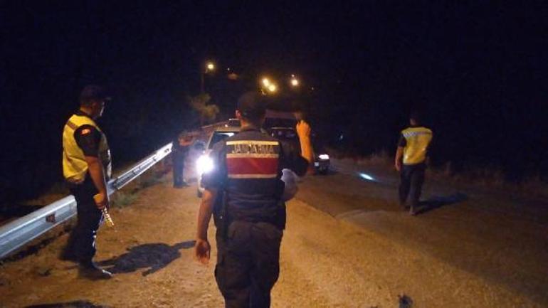 Kırşehirde ağaçlık alanda çıkan yangın, askeri bölgeye sıçradı