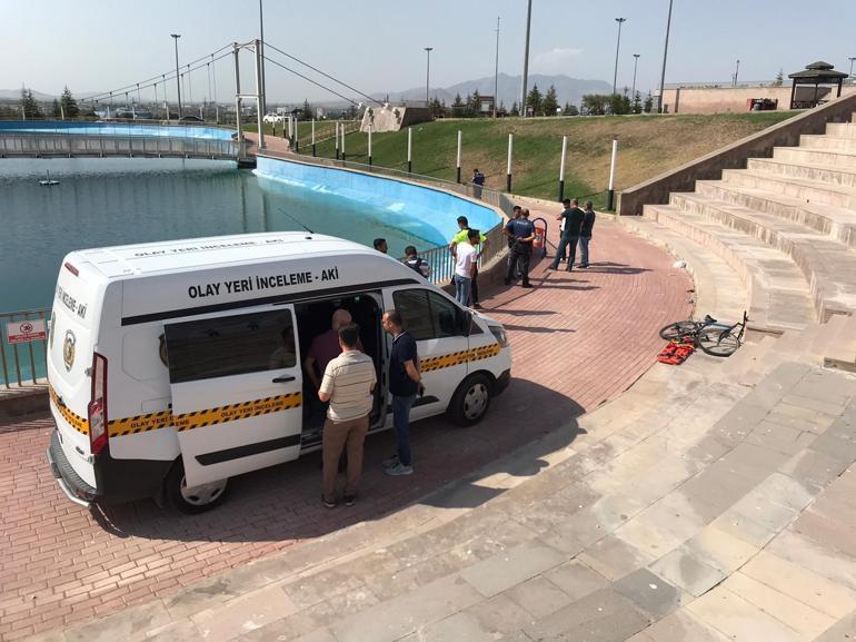 Parktaki süs havuzunda boğulma tehlikesi geçiren 2 kardeş, yoğun bakımda