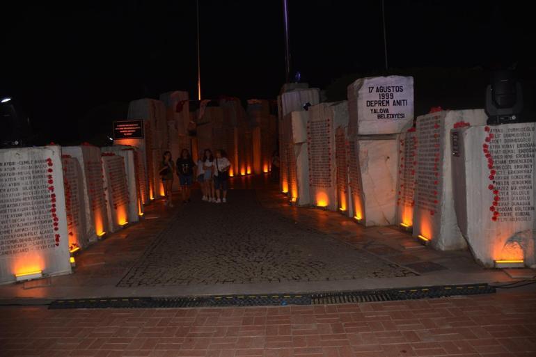 17 Ağustos depreminin 24üncü yılında anma töreni düzenlendi