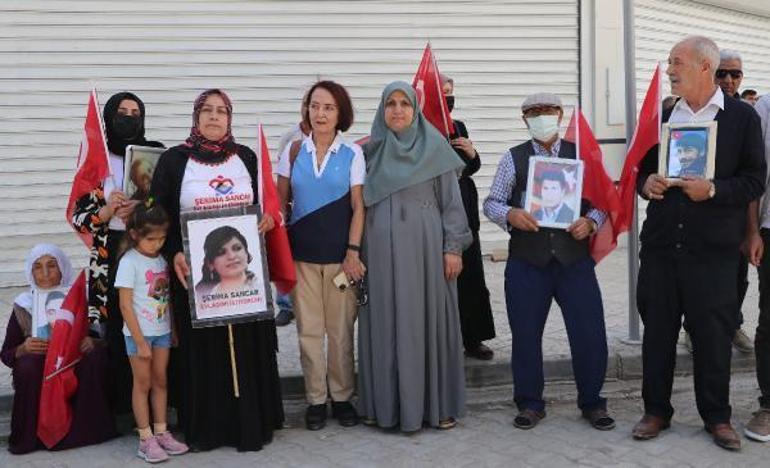 Evlat nöbetindeki anne: Çocuklarımızı almadan ayrılmayacağız