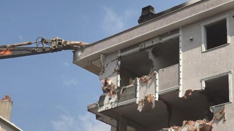 17 Ağustosun yıldönümünde Avcılarda 1999uncu binanın yıkımına başlandı