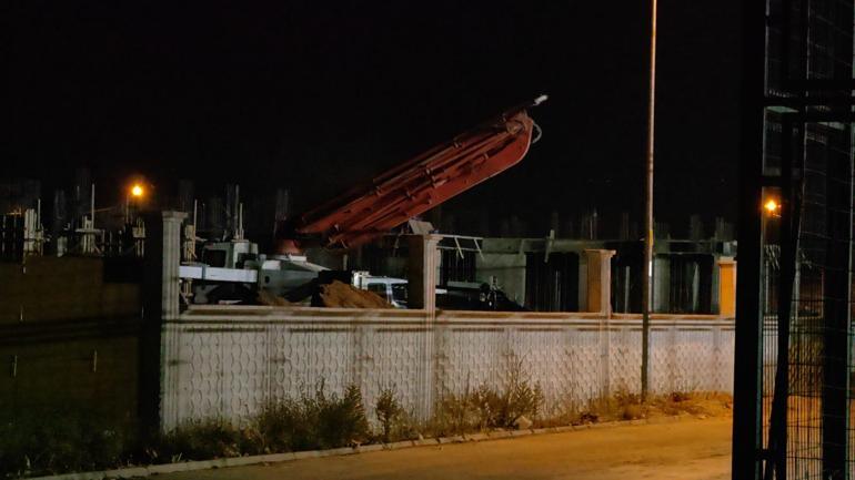 Beton pompasının hortumunun çarptığı işçi, birinci kattan düştü