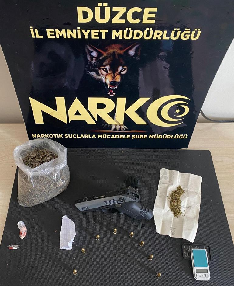 Düzcede günlük kiralık evlere uyuşturucu baskını; 5 tutuklama