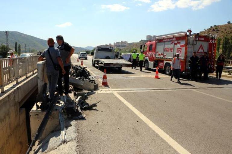 Otomobil bariyerlere çarptı; 1 ölü, 1 yaralı
