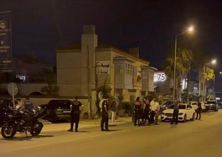 Çeşmede gece kulübünde silahlı kavga kamerada; 1 ölü, 12 yaralı