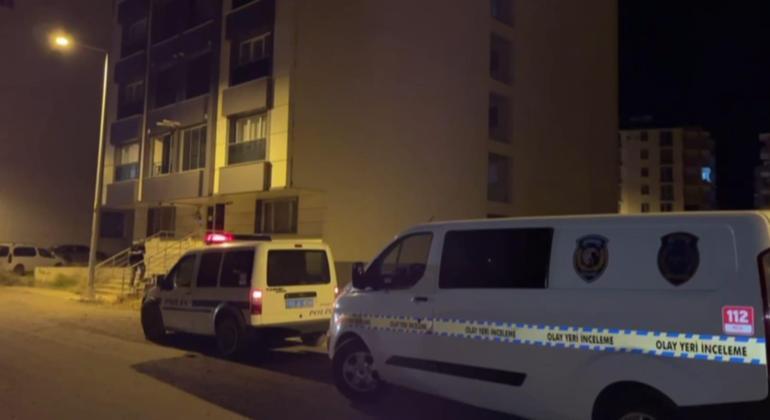 Depremzede ailenin 2 yaşındaki kız çocukları 3üncü kattan düşerek ağır yaralandı