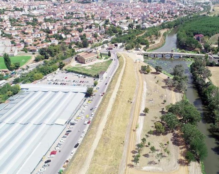 Edirnede, taşınmazları satışa çıkaran belediyeye AK Parti ve İYİ Partiden tepki