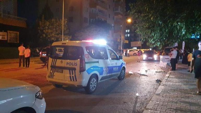 Annesine şiddet uygulayıp rehin aldı, eşyaları sokağa fırlattı