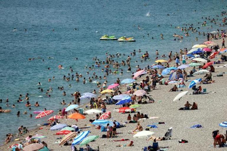 Antalyada nem bunalttı, deniz serinletti