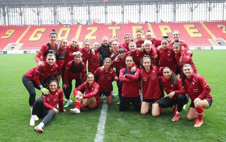 A Milli Kadın Futbol Takımı Teknik Direktörü Kıragası: En büyük hedefimiz Uluslar Liginde Bye çıkmak