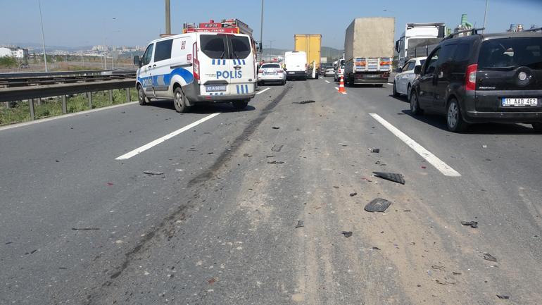 TEM Otoyolu’nda 100 metre arayla 2 kaza: 4 yaralı