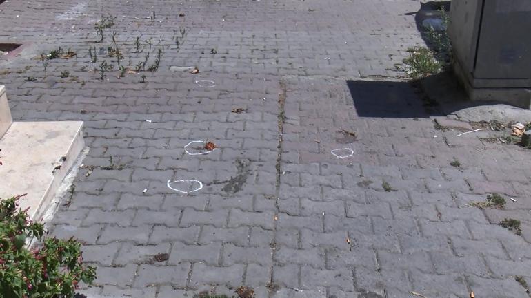 Gaziosmanpaşada silahlı saldırı: Motosikletle kaçarken yaralandı