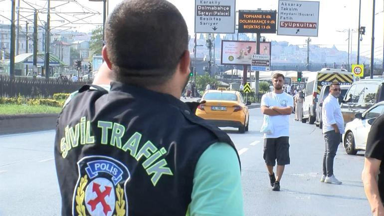 Fatihte ehliyetsiz ve aranması olan taksi şoförü kovalamaca sonucu yakalandı