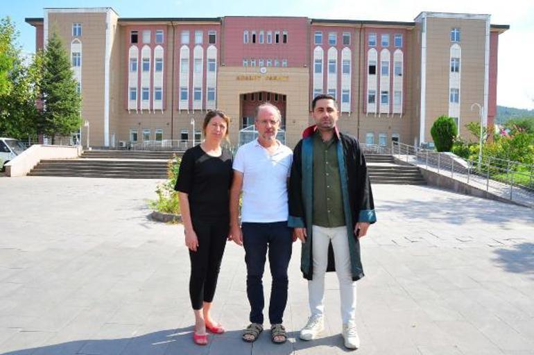Öğrencisiyle evlenen öğretmen hakkında suç duyurusu