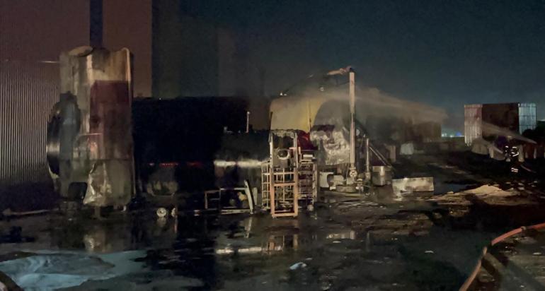 Taş ocağında asfalt eritme tankında parlama sonrası yangın: 2 yaralı