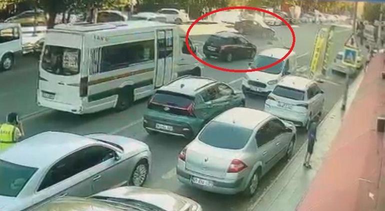 Diyarbakırda 4 kişinin yaralandığı kaza kamerada
